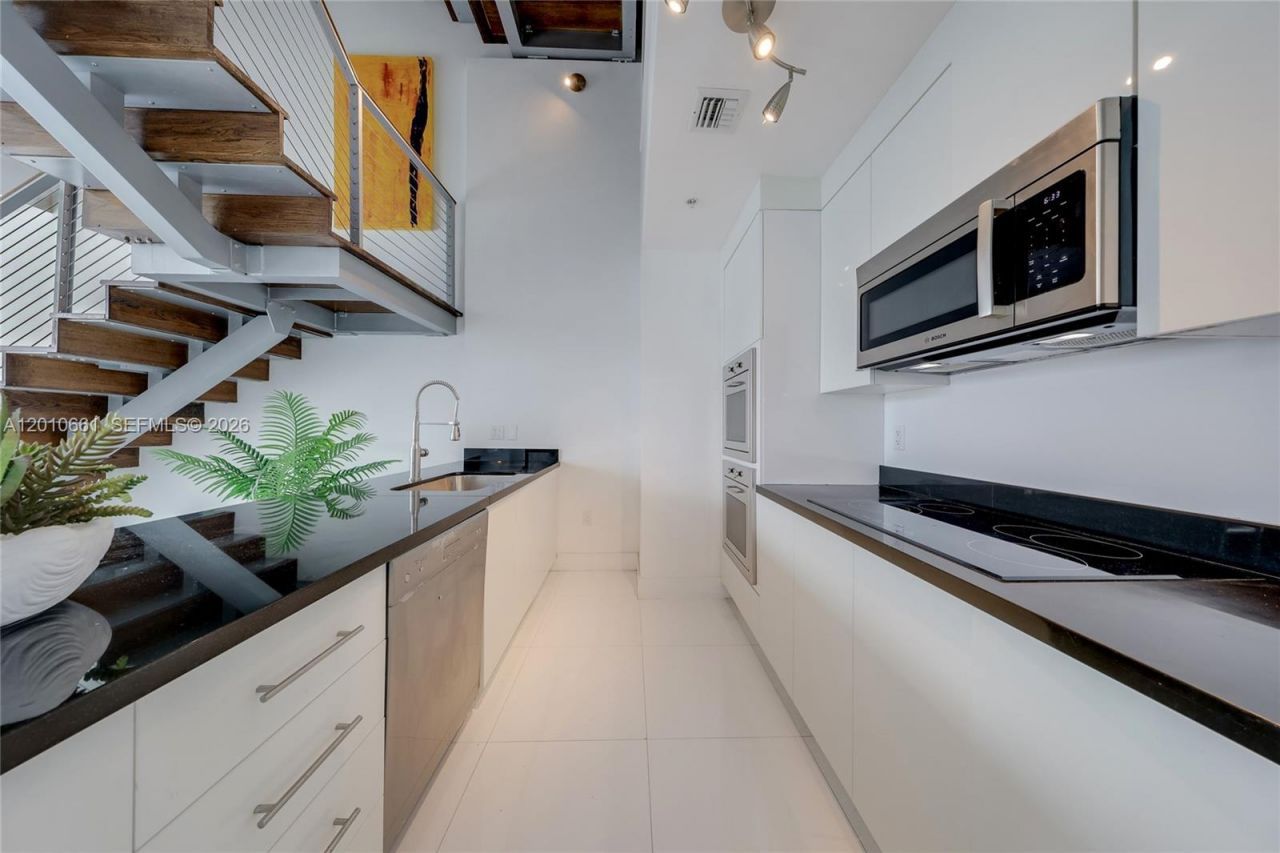 92 SW 3rd St , Unit 5202, Miami, FL 33130 Photo