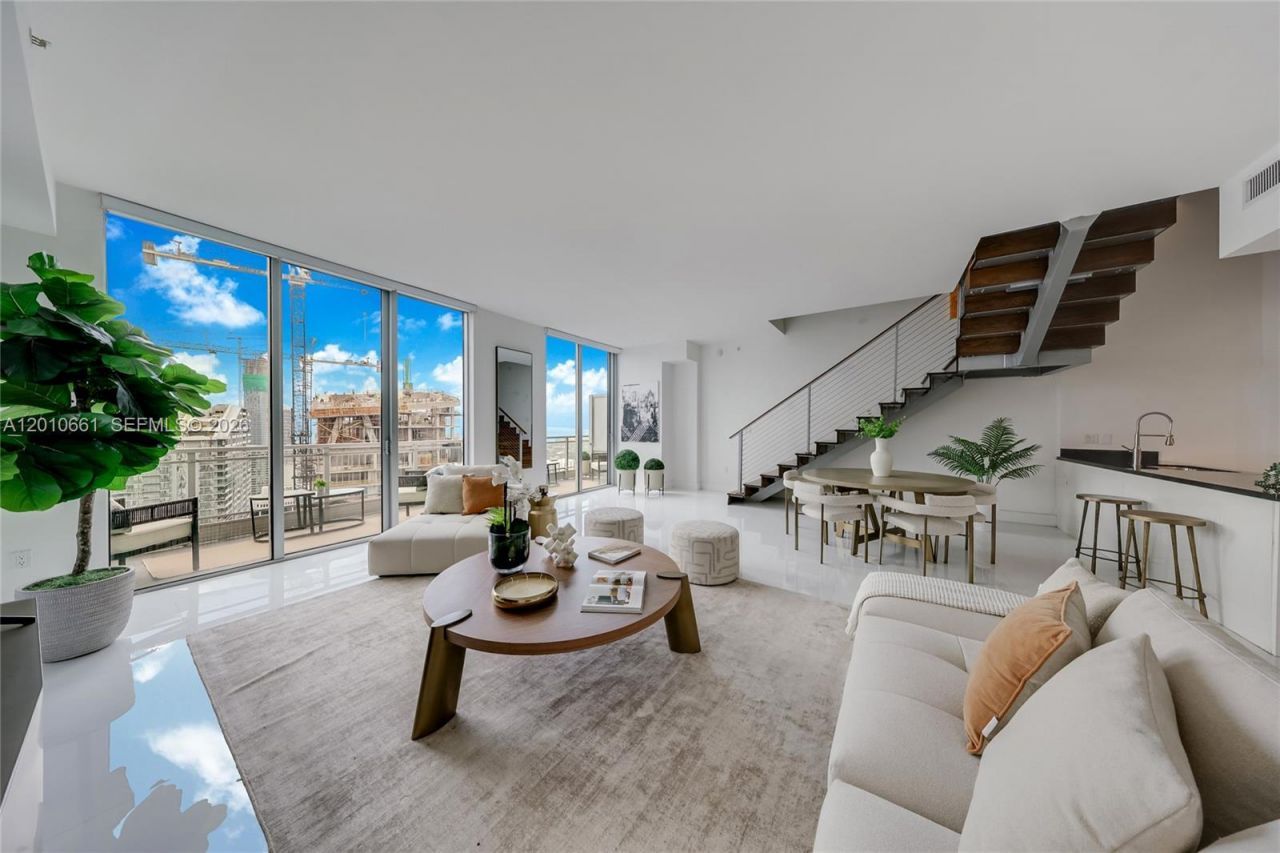 92 SW 3rd St , Unit 5202, Miami, FL 33130 Photo