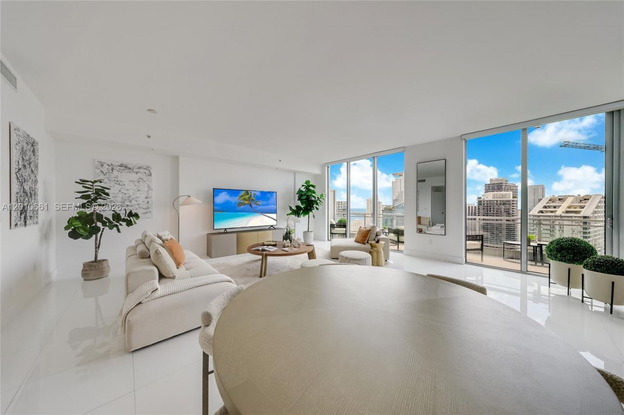 92 SW 3rd St , Unit 5202, Miami, FL 33130 Photo