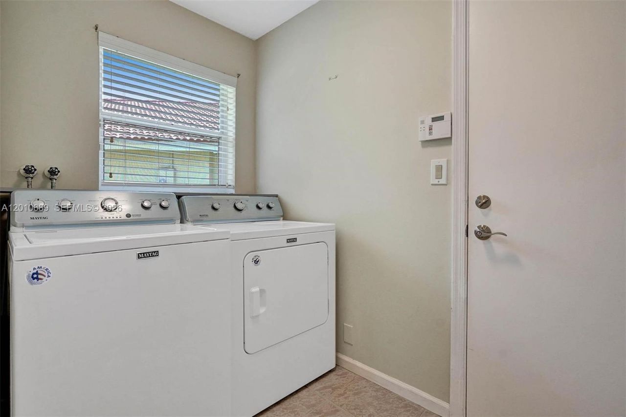 10219 NW 48th Mnr, Coral Springs, FL 33076 Photo