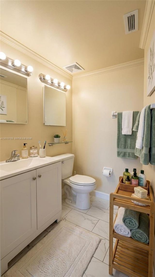 666 W 81st St, Unit 316, Hialeah, FL 33014 Photo