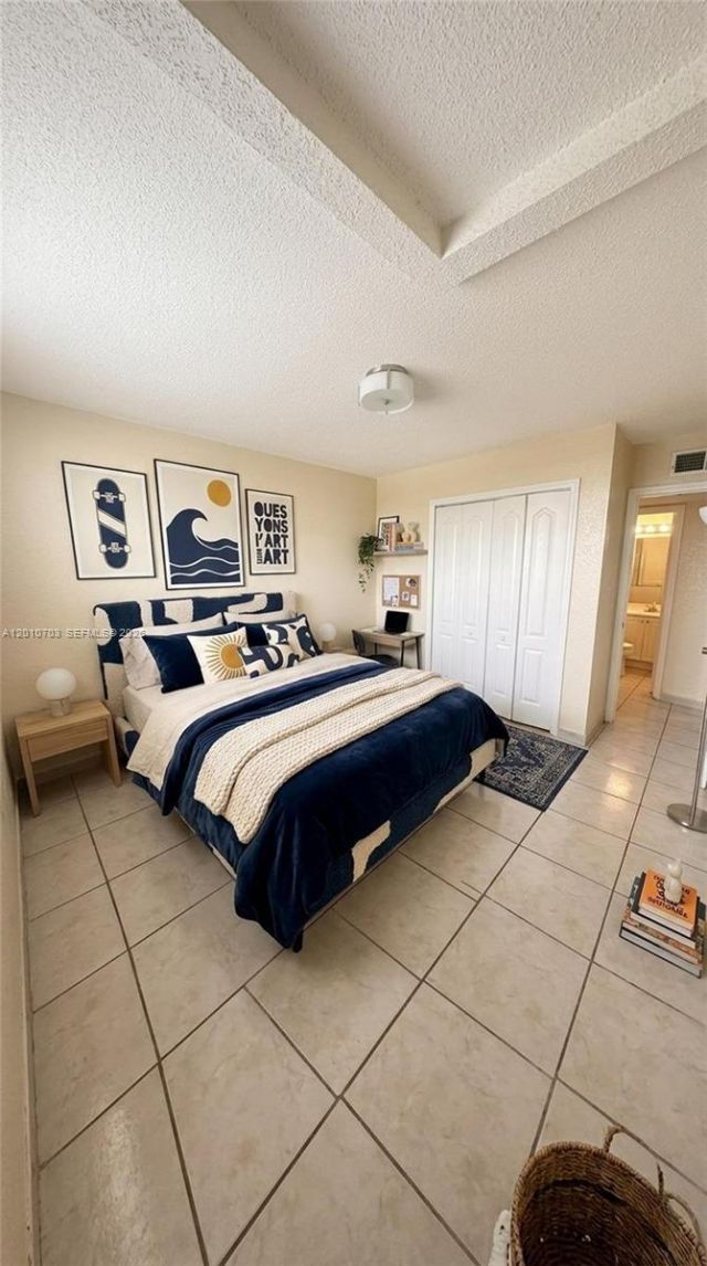 666 W 81st St, Unit 316, Hialeah, FL 33014 Photo