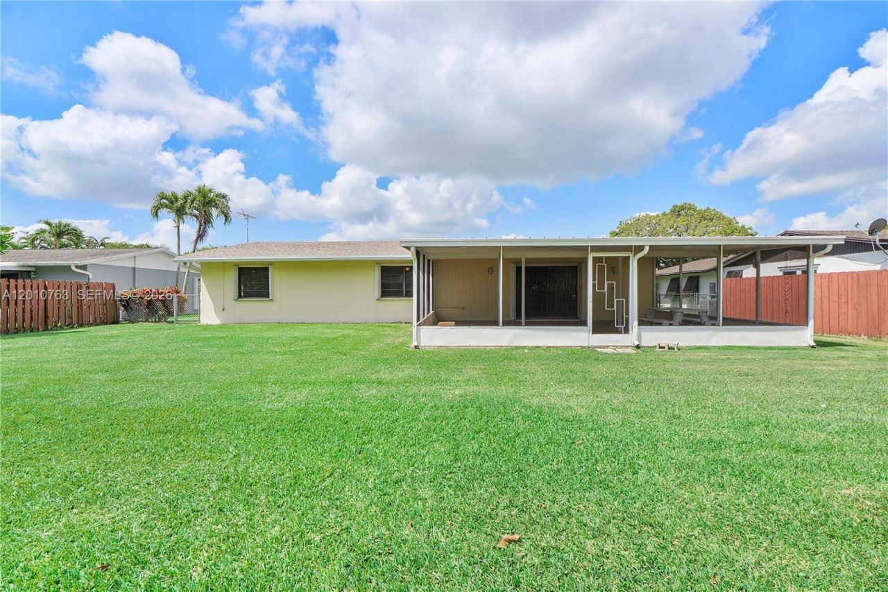 18535 SW 90th Ct, Cutler Bay, FL 33157 Photo