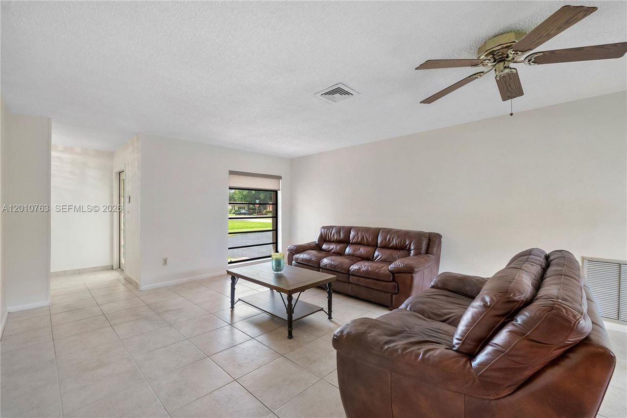 18535 SW 90th Ct, Cutler Bay, FL 33157 Photo