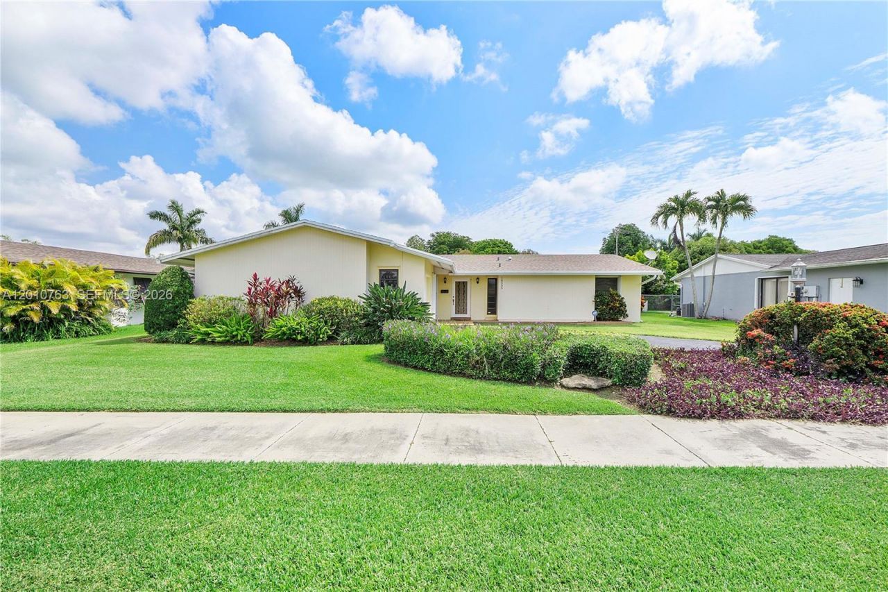 18535 SW 90th Ct, Cutler Bay, FL 33157 Photo