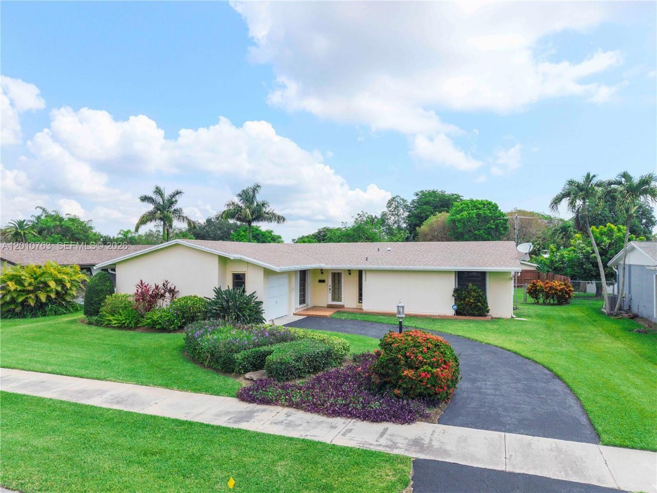 18535 SW 90th Ct, Cutler Bay, FL 33157 Photo