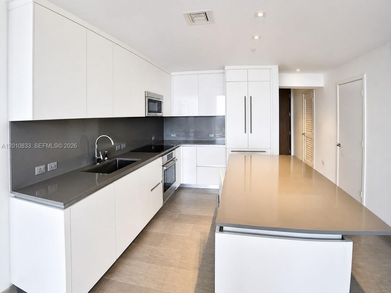 88 SW 7th St , Unit 2206, Miami, FL 33130 Photo