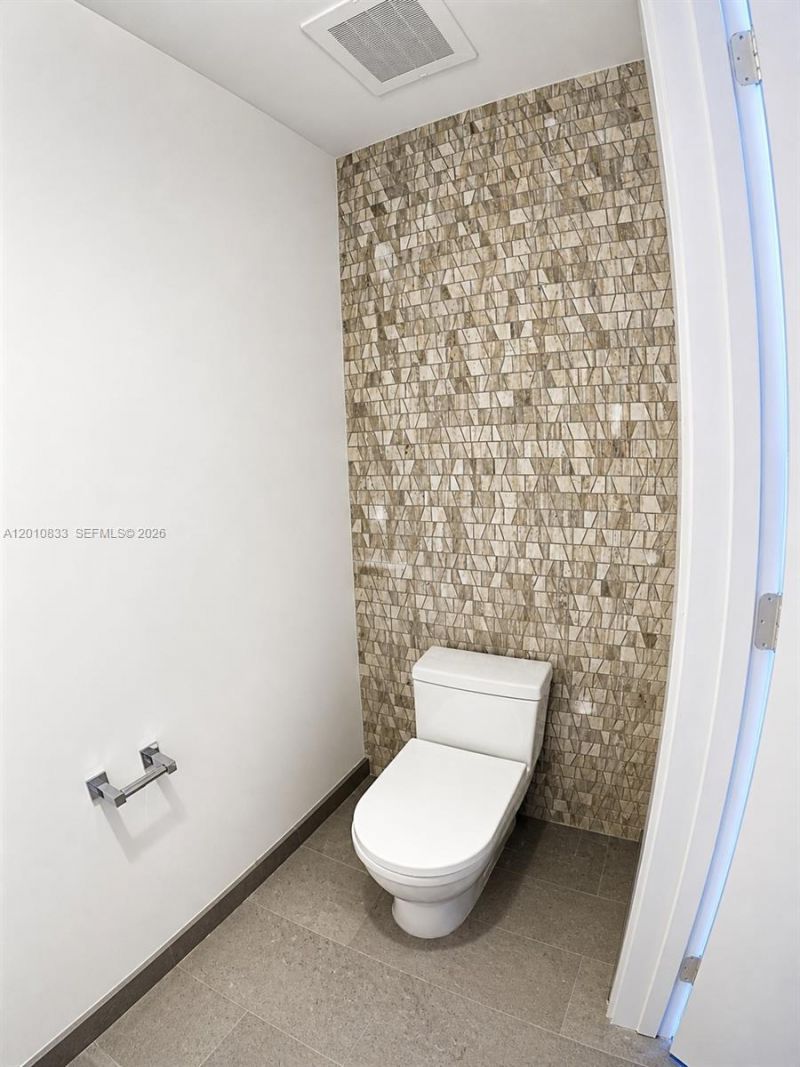 88 SW 7th St , Unit 2206, Miami, FL 33130 Photo