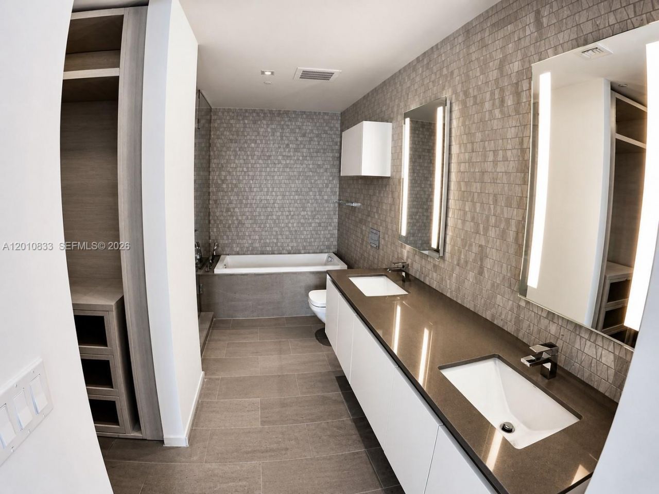 88 SW 7th St , Unit 2206, Miami, FL 33130 Photo