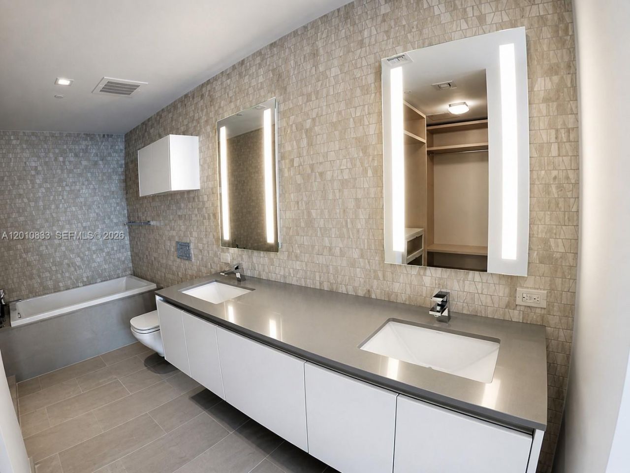 88 SW 7th St , Unit 2206, Miami, FL 33130 Photo