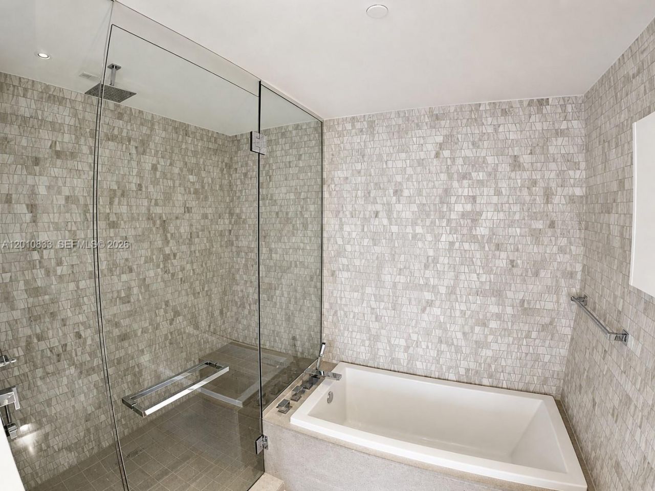 88 SW 7th St , Unit 2206, Miami, FL 33130 Photo