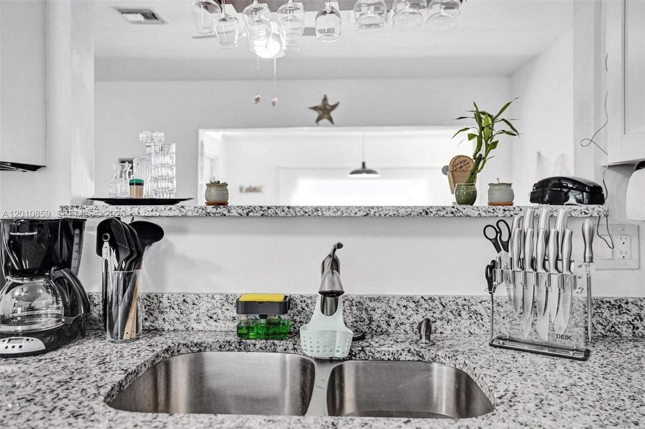 101 SW 22nd Ave, Fort Lauderdale, FL 33312 Photo