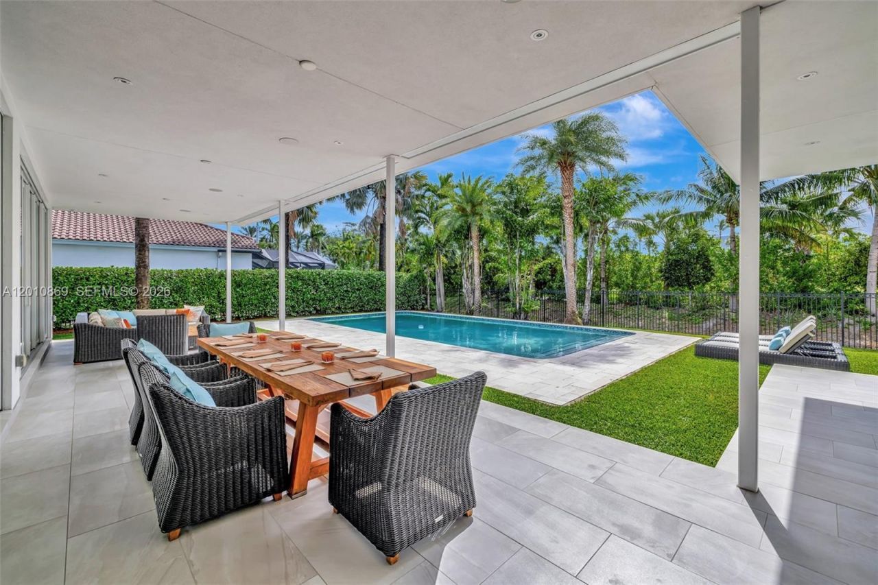 907 Diplomat Pkwy , Hallandale Beach, FL 33009 Photo