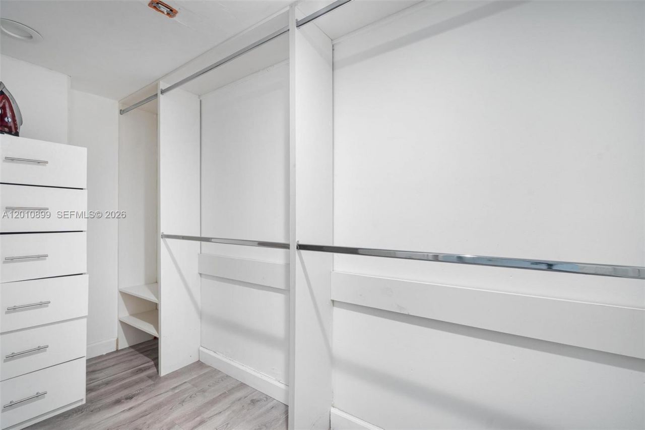 825 Brickell Bay Dr , Unit 2042, Miami, FL 33131 Photo
