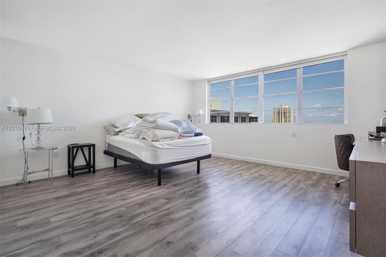 825 Brickell Bay Dr , Unit 2042, Miami, FL 33131 Photo