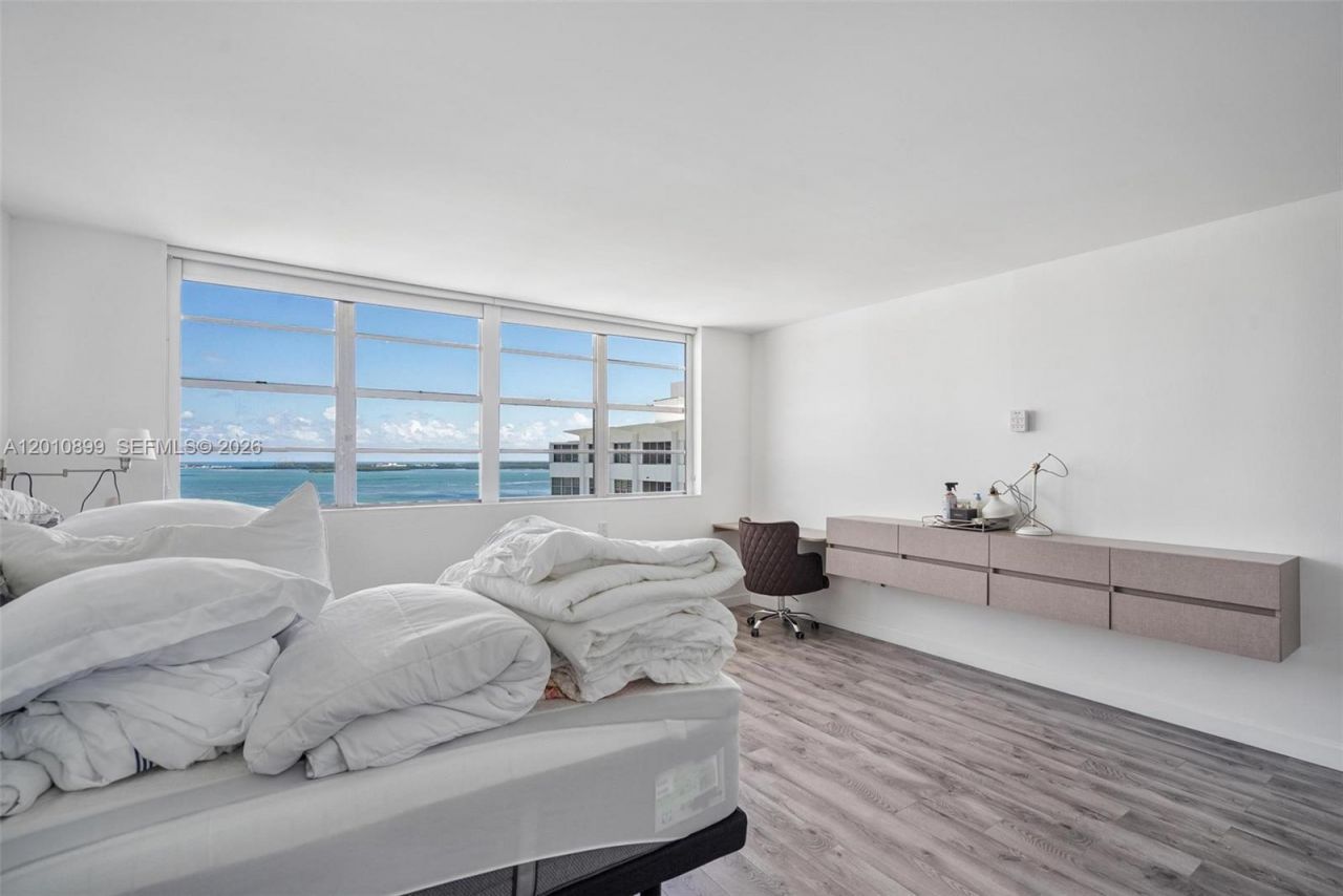 825 Brickell Bay Dr , Unit 2042, Miami, FL 33131 Photo