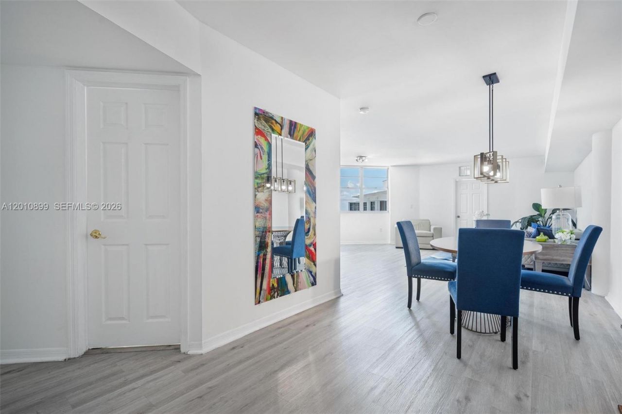 825 Brickell Bay Dr , Unit 2042, Miami, FL 33131 Photo
