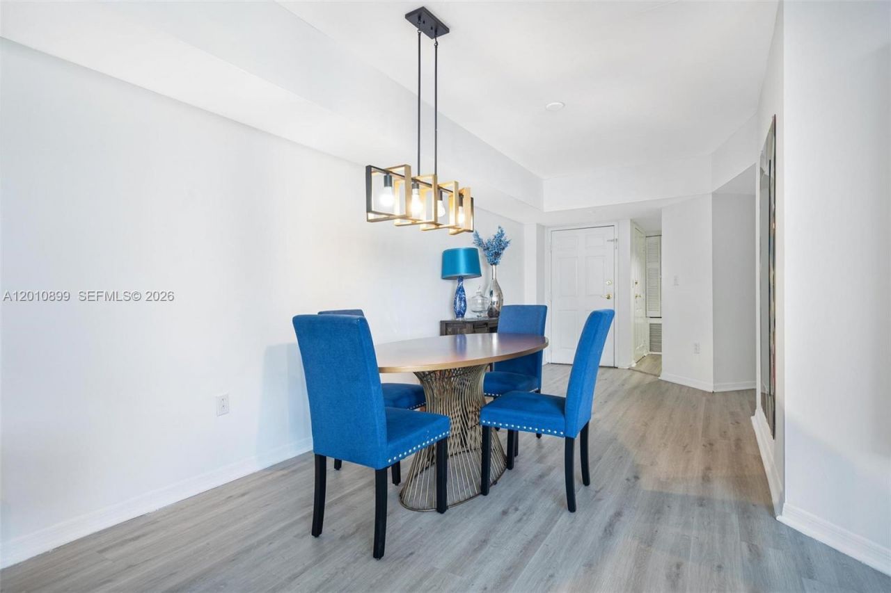 825 Brickell Bay Dr , Unit 2042, Miami, FL 33131 Photo