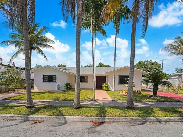 1735 SW 15th St , Miami, FL 33145