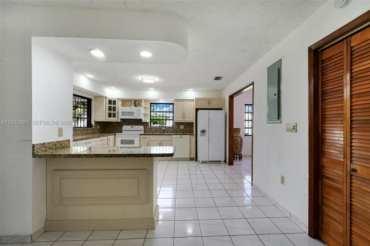 1735 SW 15th St , Miami, FL 33145 Photo