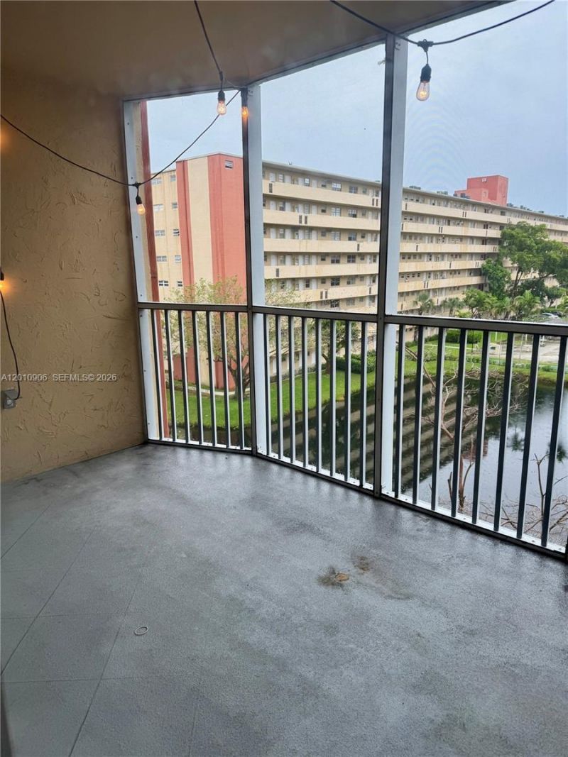 1770 NE 191st St, Unit 505-1, Miami, FL 33179 Photo