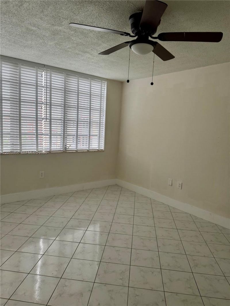 1770 NE 191st St, Unit 505-1, Miami, FL 33179 Photo