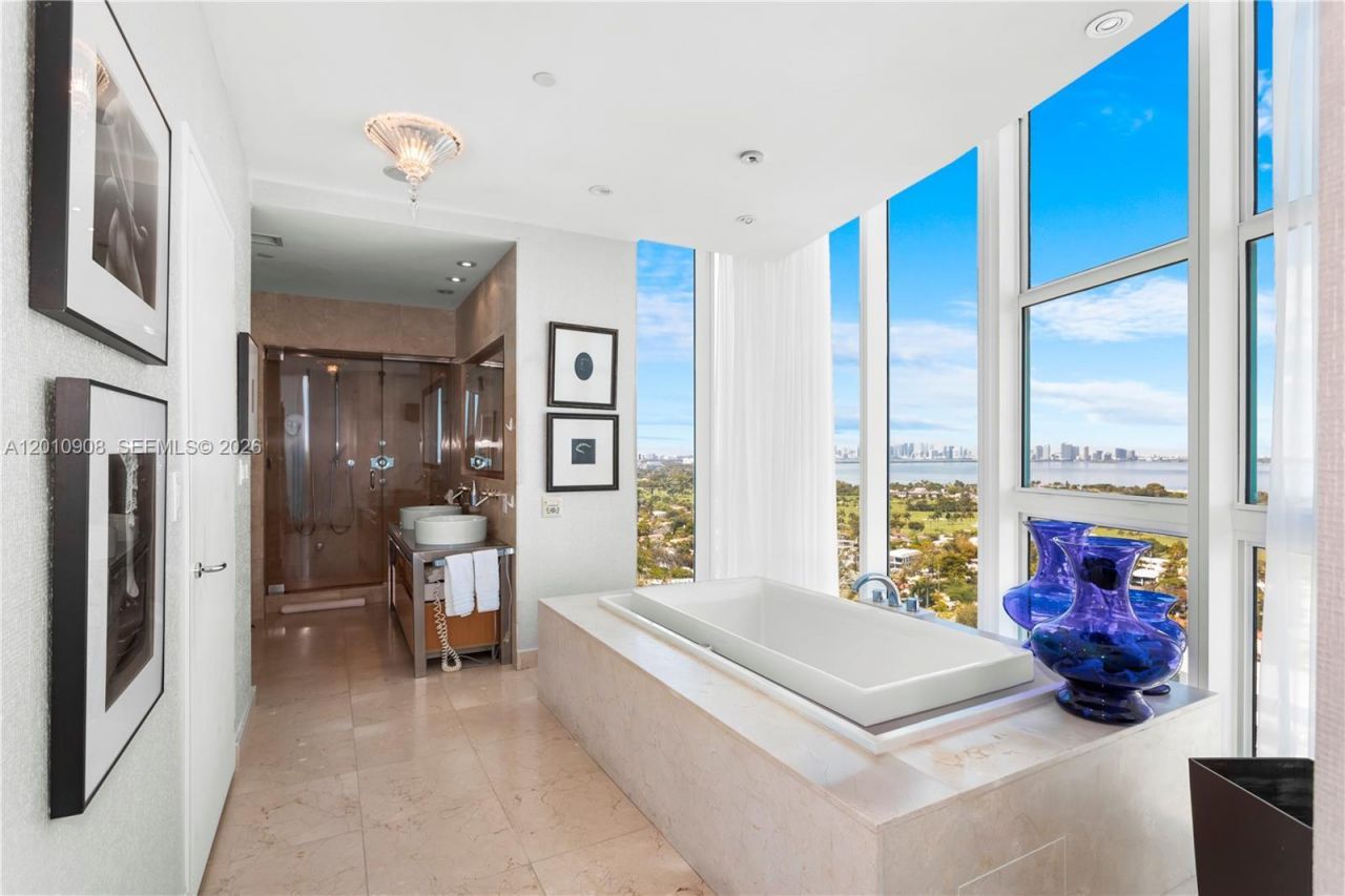 6000 Indian Creek Dr, Unit PH25C-3, Miami Beach, FL 33140 Photo