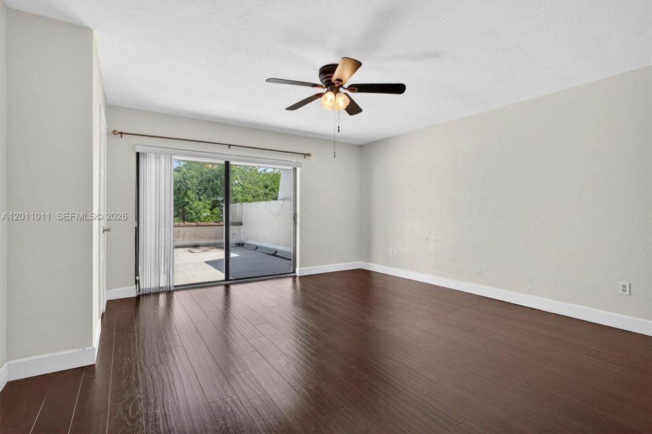 8855 SW 62nd Ter, Unit 10J, Miami, FL 33173 Photo
