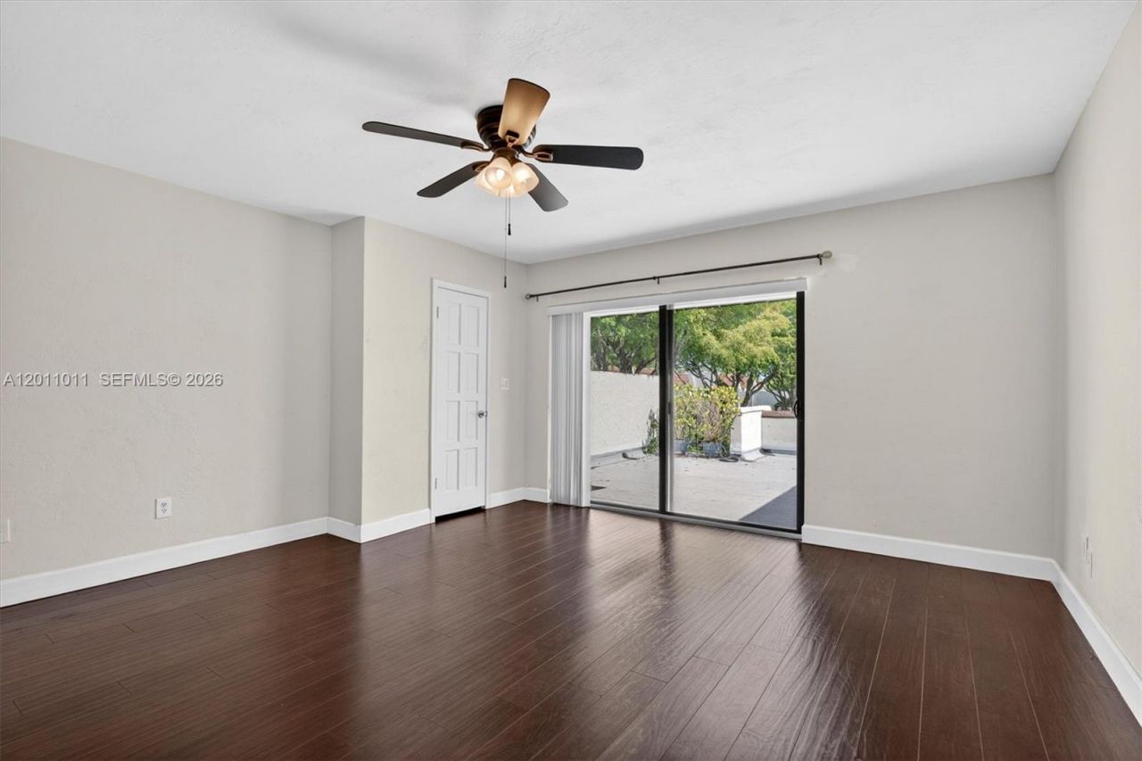 8855 SW 62nd Ter, Unit 10J, Miami, FL 33173 Photo