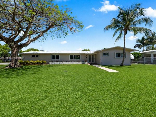 81 NW 18th St , Homestead, FL 33030