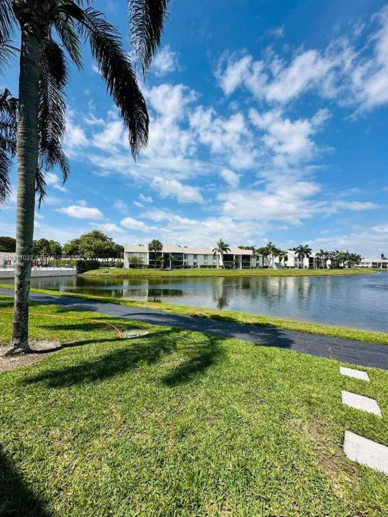 1110 Green Pine Blvd, Unit C1, West Palm Beach, FL 33409 Photo