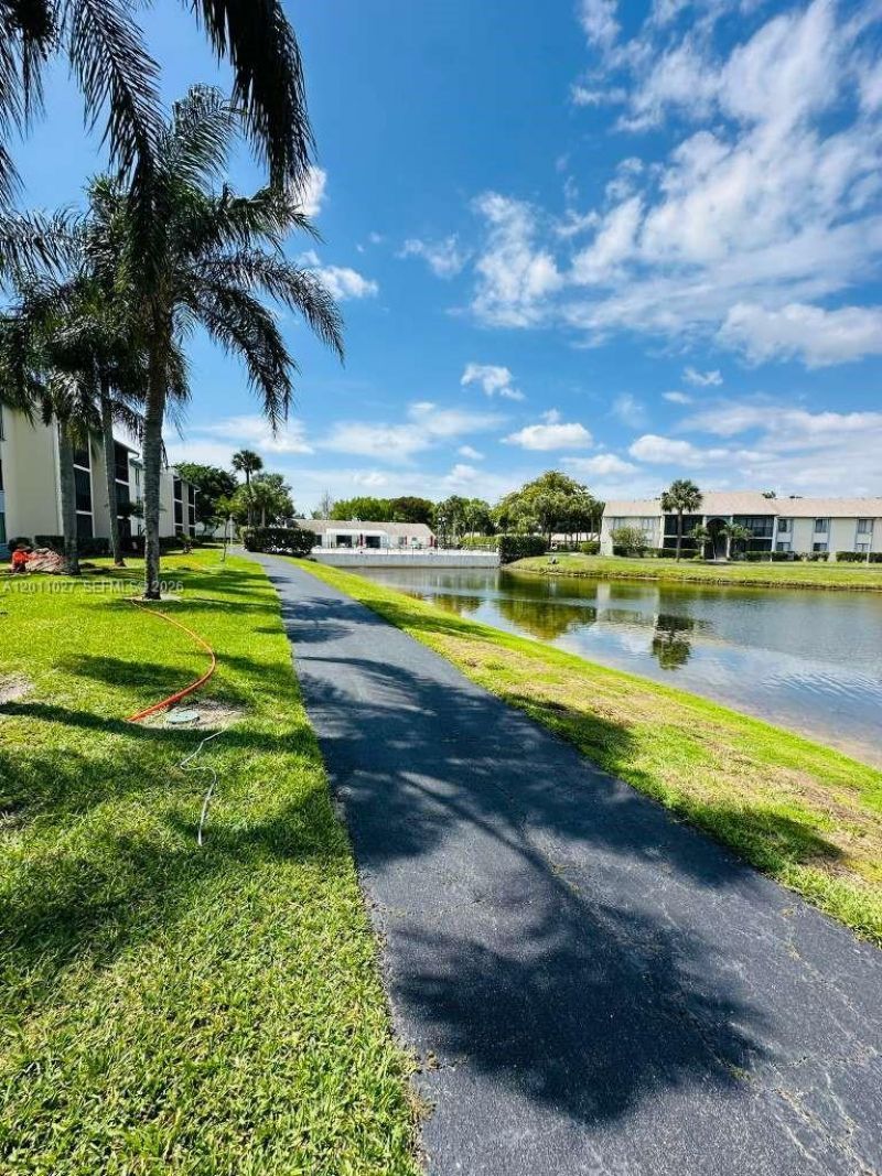 1110 Green Pine Blvd, Unit C1, West Palm Beach, FL 33409 Photo