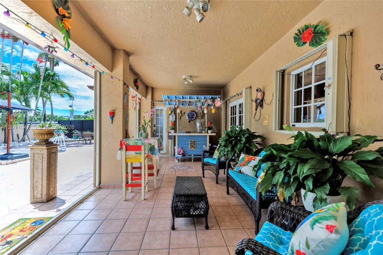 16037 NW 77th Pl, Miami Lakes, FL 33016 Photo