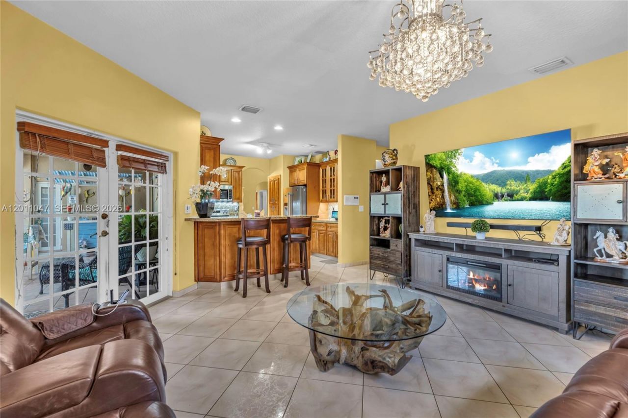 16037 NW 77th Pl, Miami Lakes, FL 33016 Photo