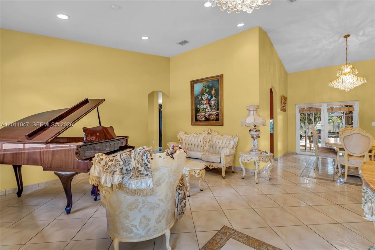 16037 NW 77th Pl, Miami Lakes, FL 33016 Photo