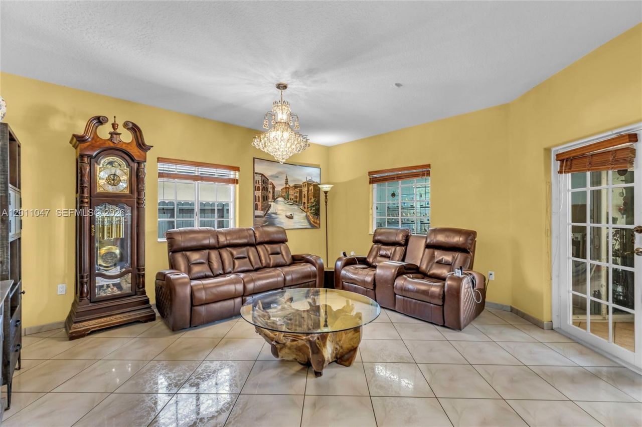 16037 NW 77th Pl, Miami Lakes, FL 33016 Photo