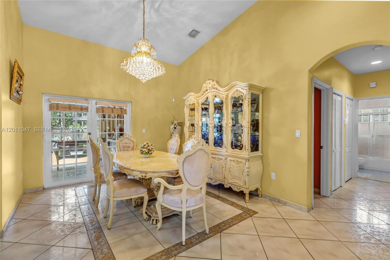 16037 NW 77th Pl, Miami Lakes, FL 33016 Photo