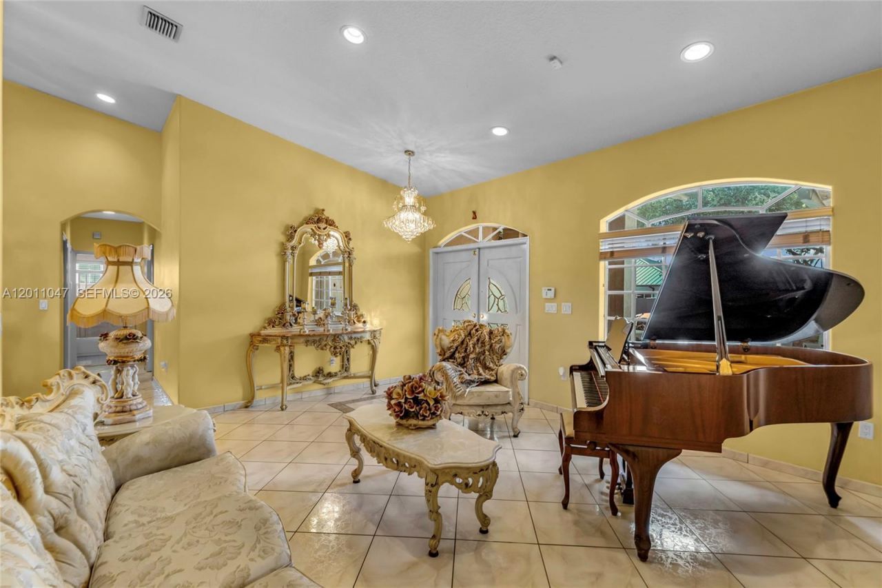 16037 NW 77th Pl, Miami Lakes, FL 33016 Photo