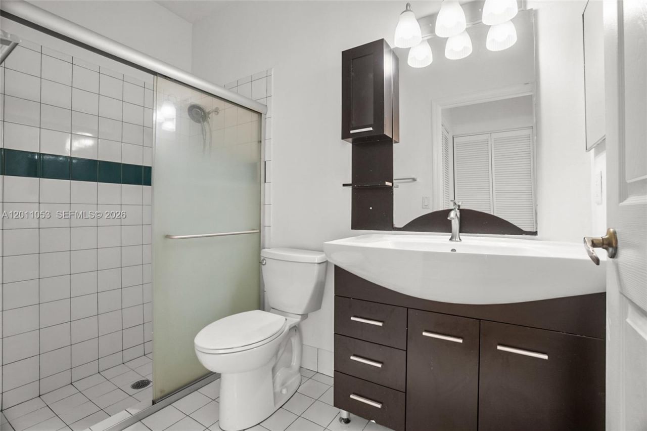 1640 Weeping Willow Way , Unit 1640, Hollywood, FL 33019 Photo