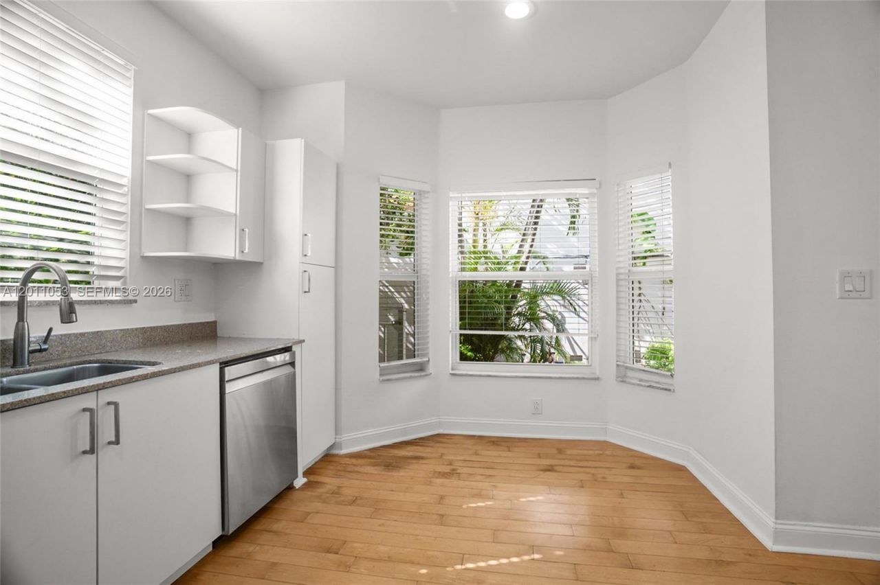 1640 Weeping Willow Way , Unit 1640, Hollywood, FL 33019 Photo
