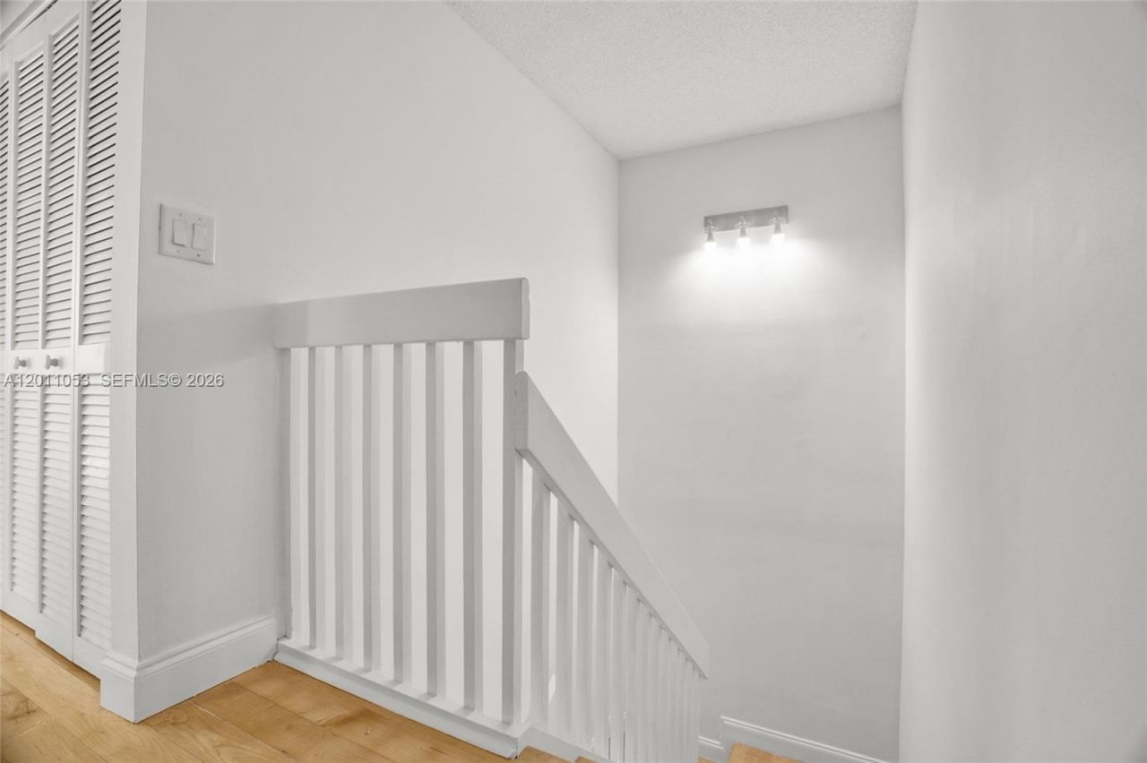 1640 Weeping Willow Way , Unit 1640, Hollywood, FL 33019 Photo