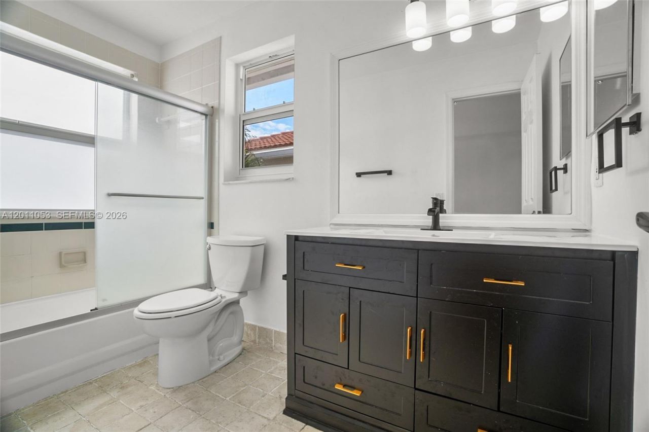 1640 Weeping Willow Way , Unit 1640, Hollywood, FL 33019 Photo