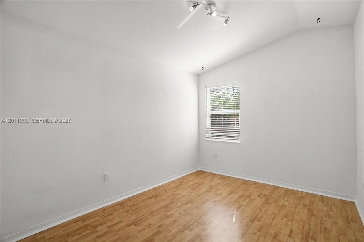 1640 Weeping Willow Way , Unit 1640, Hollywood, FL 33019 Photo