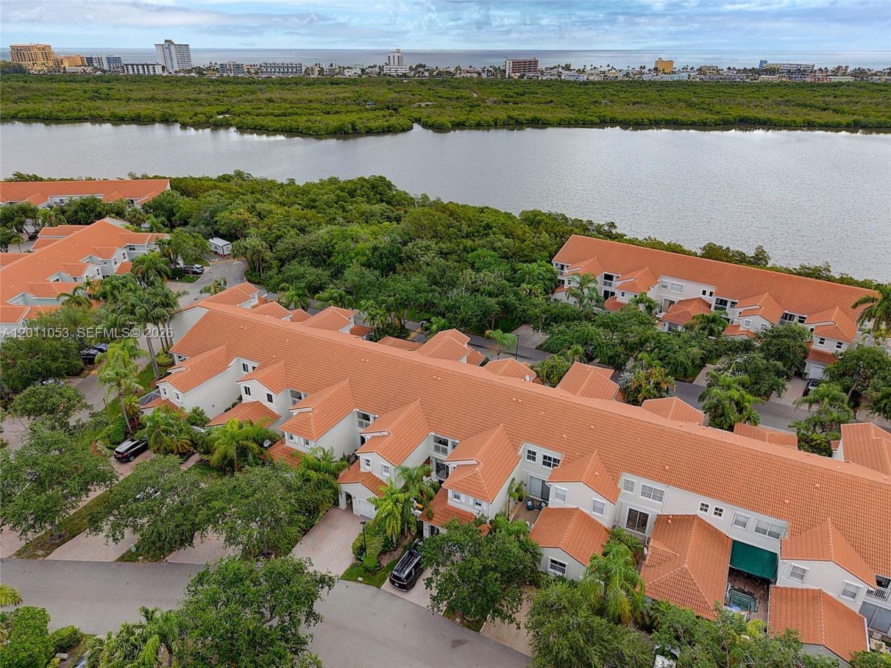 1640 Weeping Willow Way , Unit 1640, Hollywood, FL 33019 Photo
