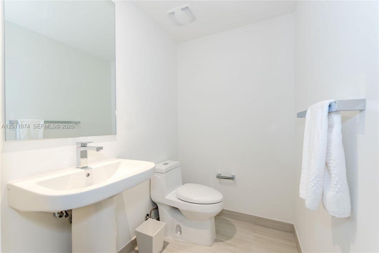 4010 S Ocean Dr, Unit R1808, Hollywood, FL 33019 Photo