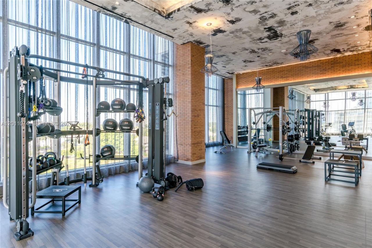 4010 S Ocean Dr, Unit R1808, Hollywood, FL 33019 Photo