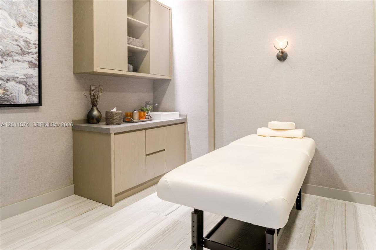 4010 S Ocean Dr, Unit R1808, Hollywood, FL 33019 Photo