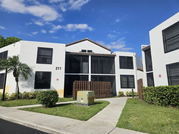 211 Lake Pointe Dr , Unit 108, Oakland Park, FL 33309