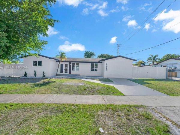 17850 SW 112th Ave , Miami, FL 33157