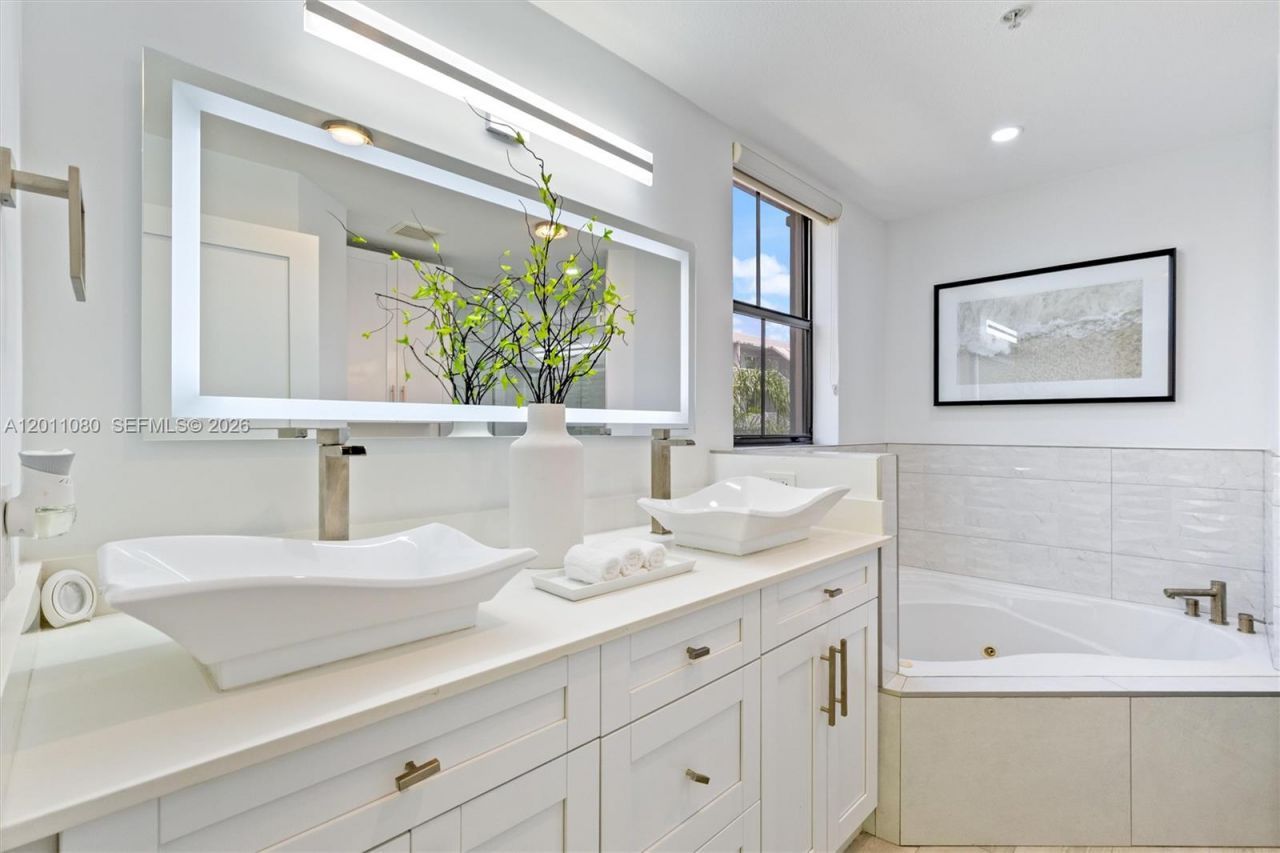 1650 Galiano St, Unit TH15, Coral Gables, FL 33134 Photo